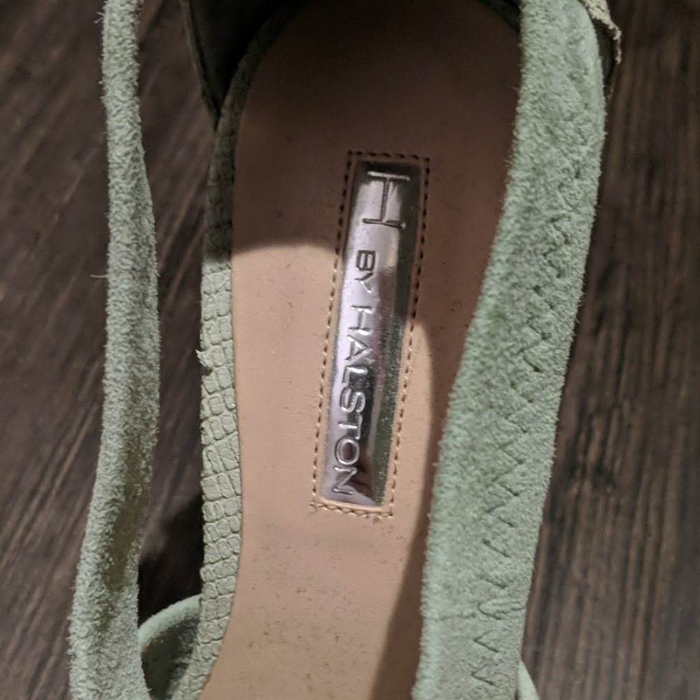 Heels - Picture 2 of 3